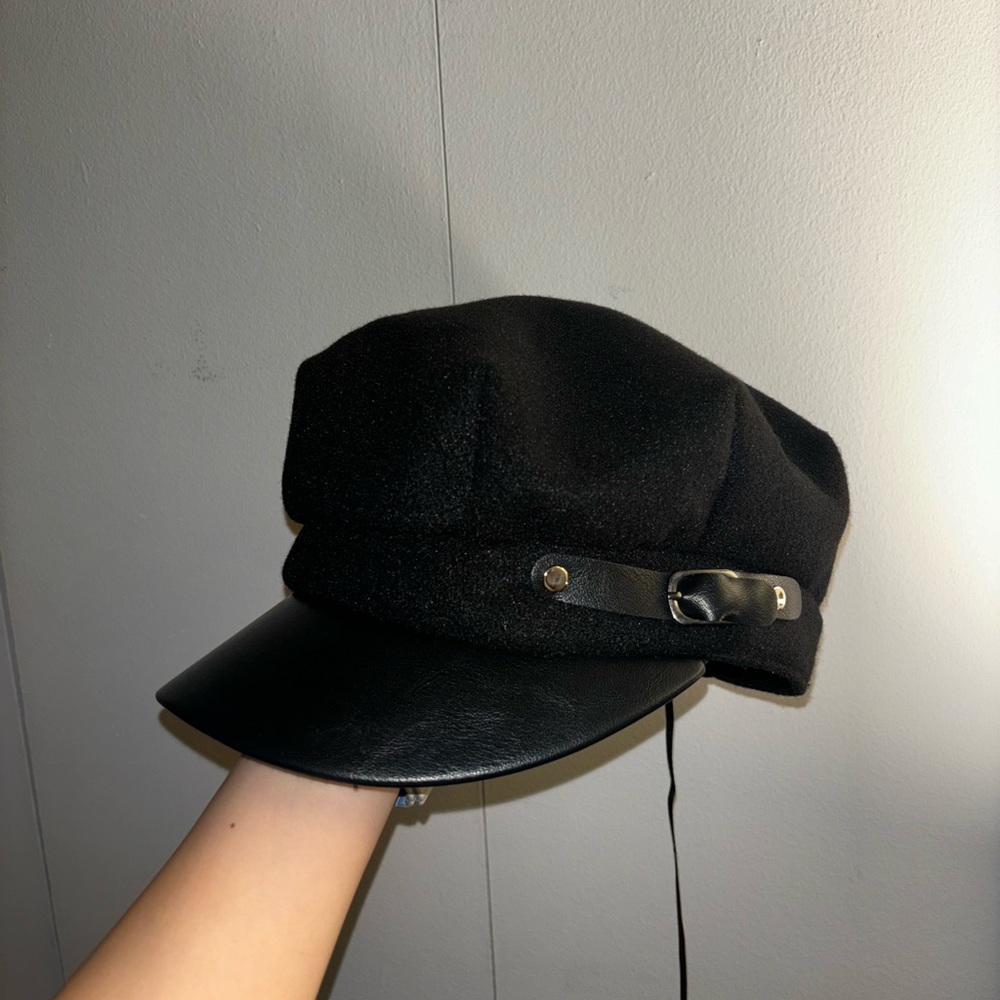 Black frenchy hat